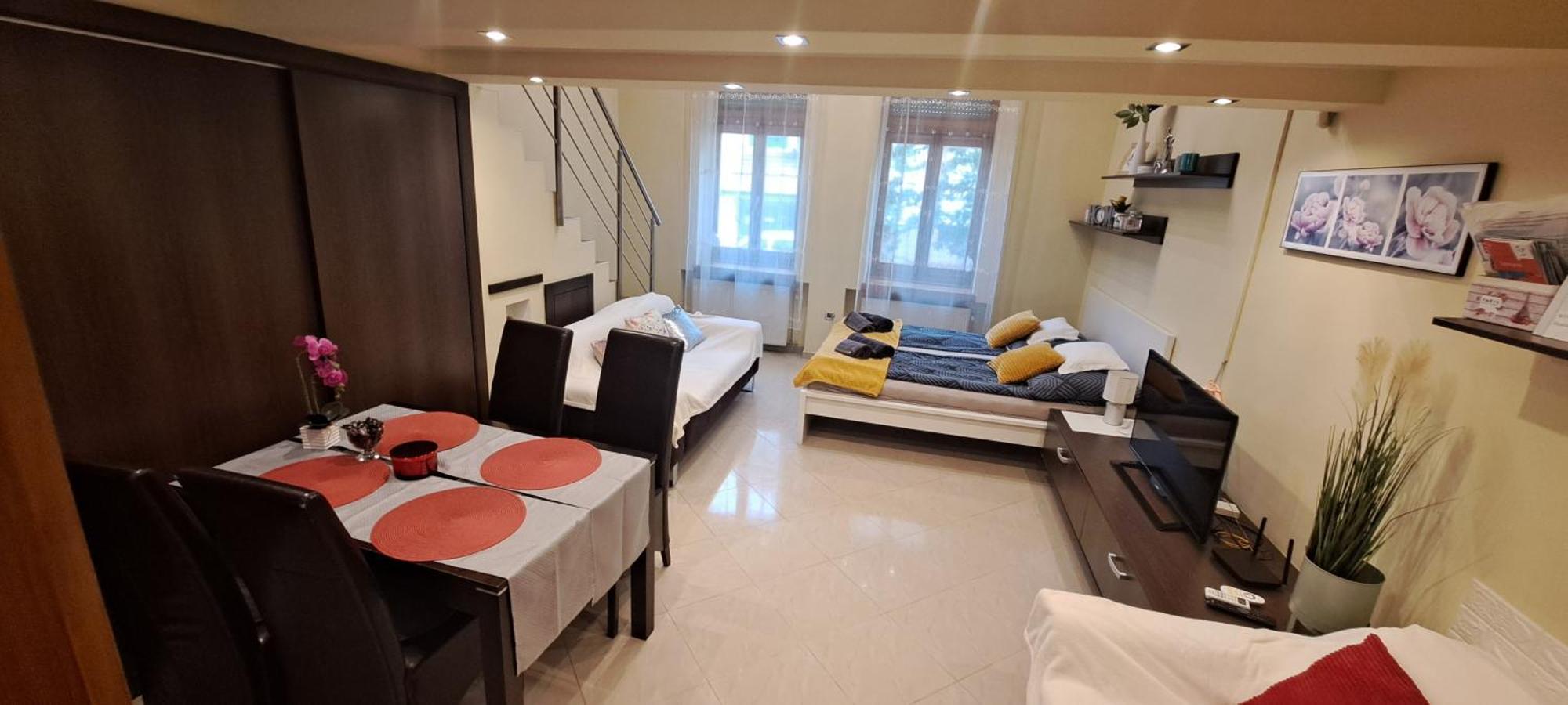 Szandi Belvarosi Apartman Szeged Ngoại thất bức ảnh